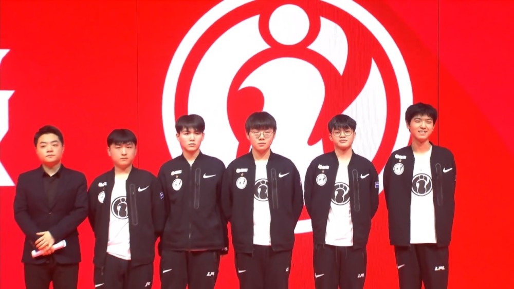 欧冠半场：阿纳别科夫屡送神扑，凯拉特0-0奥林匹亚科斯